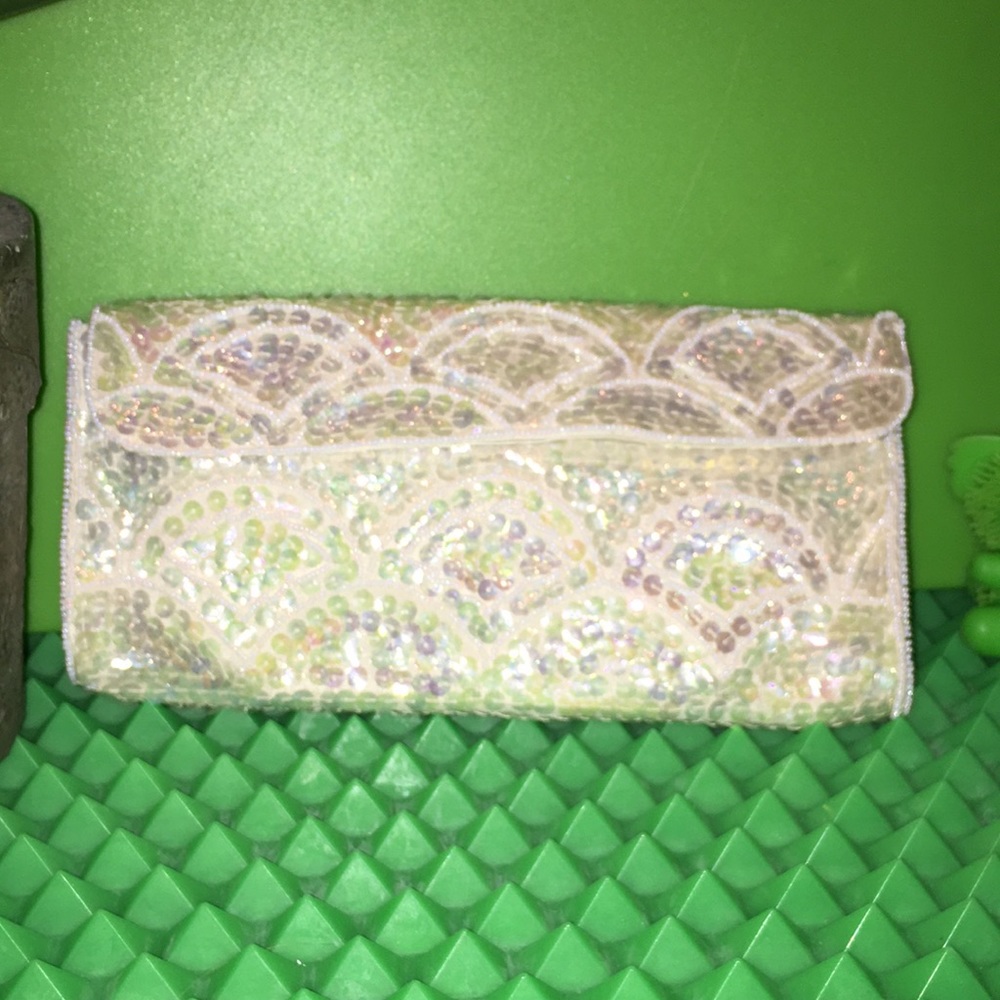 VINTAGE 50’s Cream Hand Beaded Clutch