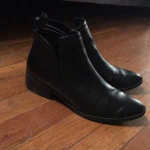 Black Chelsea boot