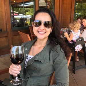 Meet your Posher, Caroline