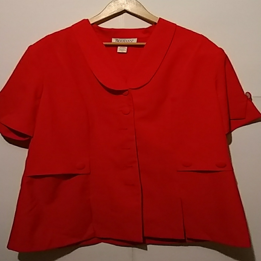 Roman's 2 Piece  Like new! Red with short sleeves.