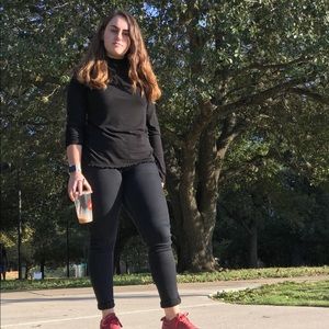 Meet your Posher, Camila