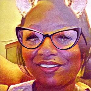 Meet your Posher, Elaine