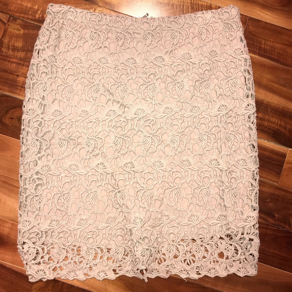 Lace skirt