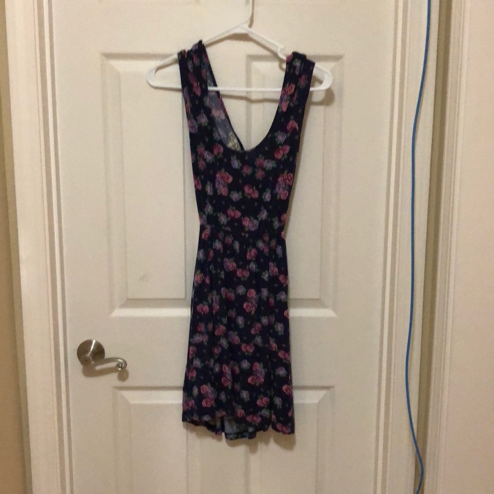 Dress - Picture 3 of 4