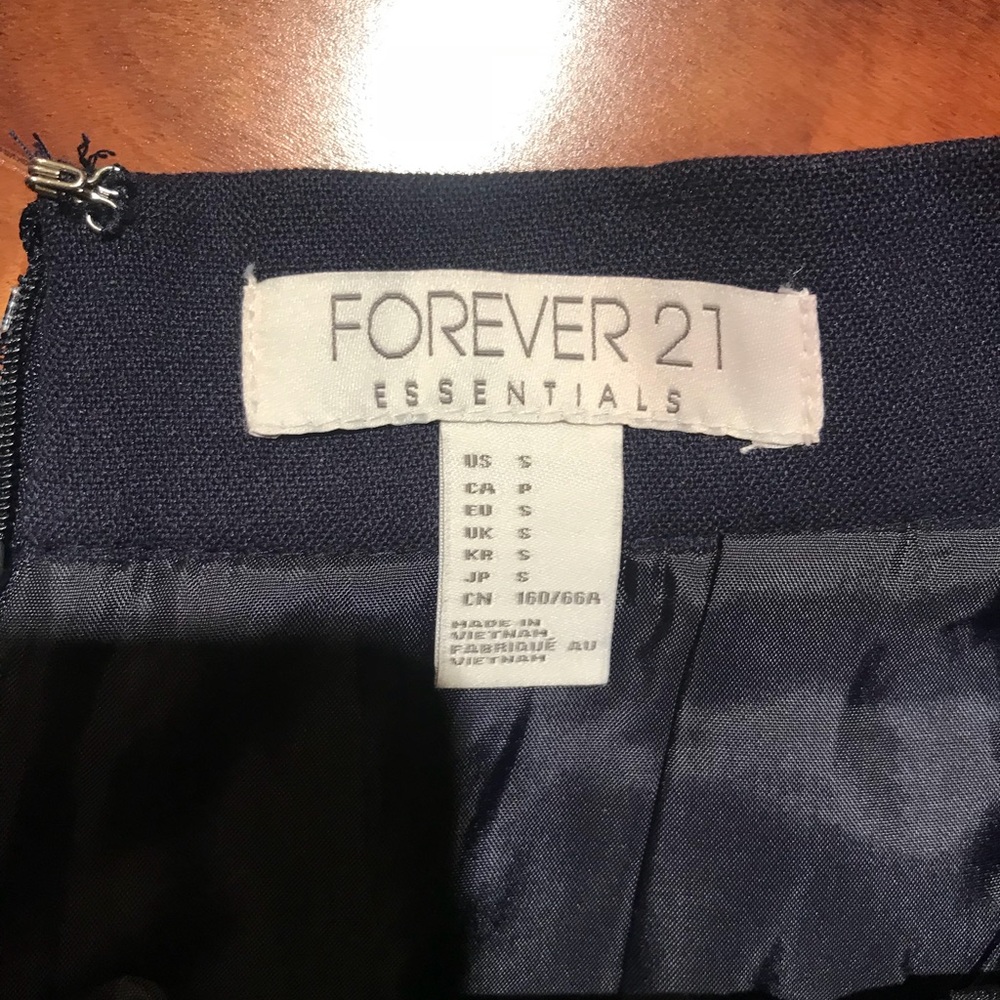 Skirt - Picture 2 of 3