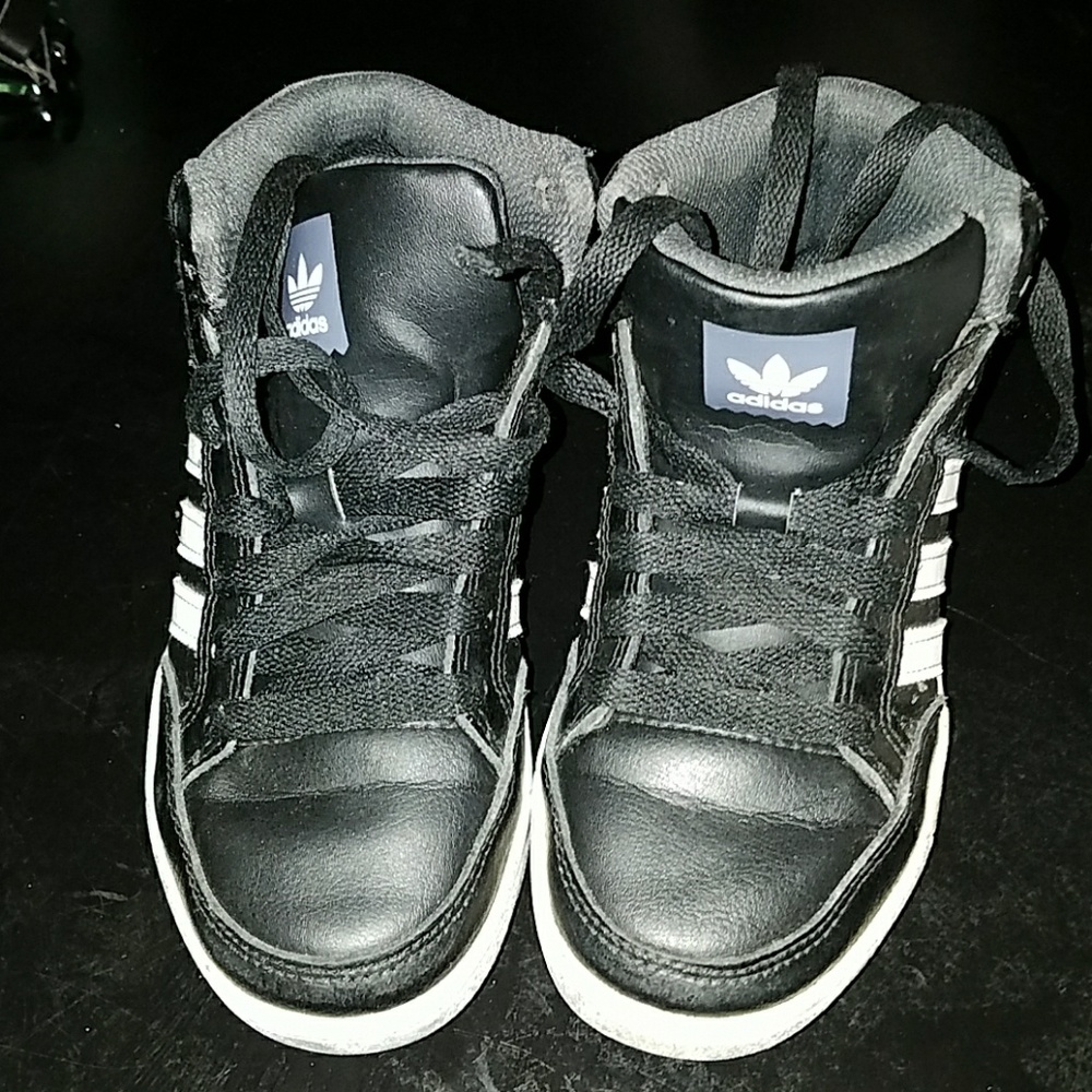 Adidas Sneakers