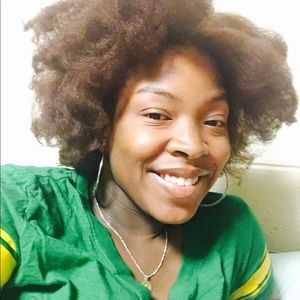 Meet your Posher, Danae