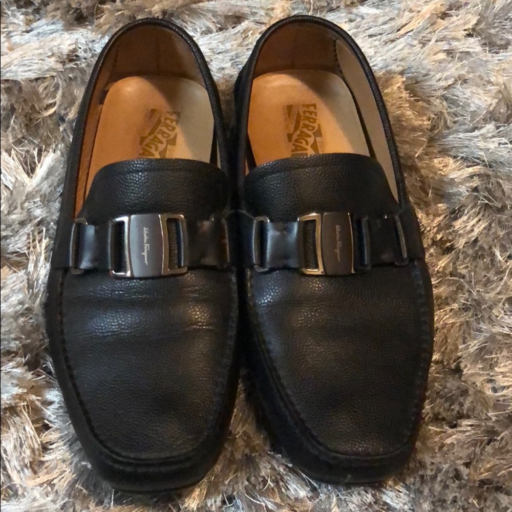 Salvatore Ferragamo Vara Ornament driver moccasin