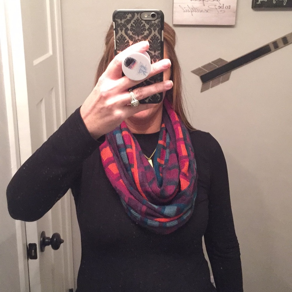 Multicolored infinity scarf 🧣