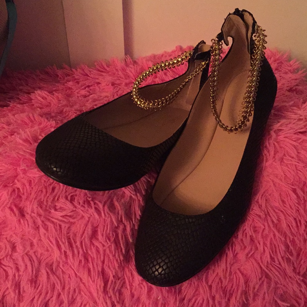 BCBGeneration black flats