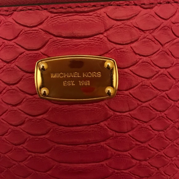 Michael Kors Cross Body- NEW - Picture 3 of 4