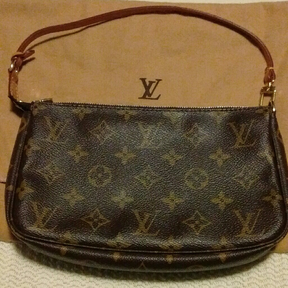 Louis Vuitton Pochette Leather Clutch Bag