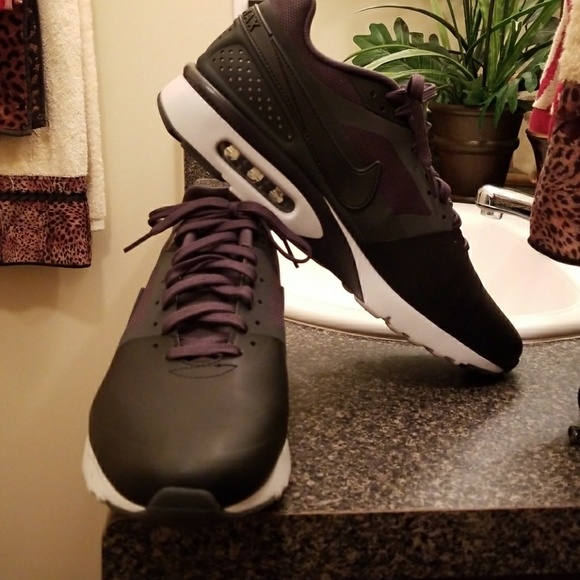 Air max's - Picture 3 of 5