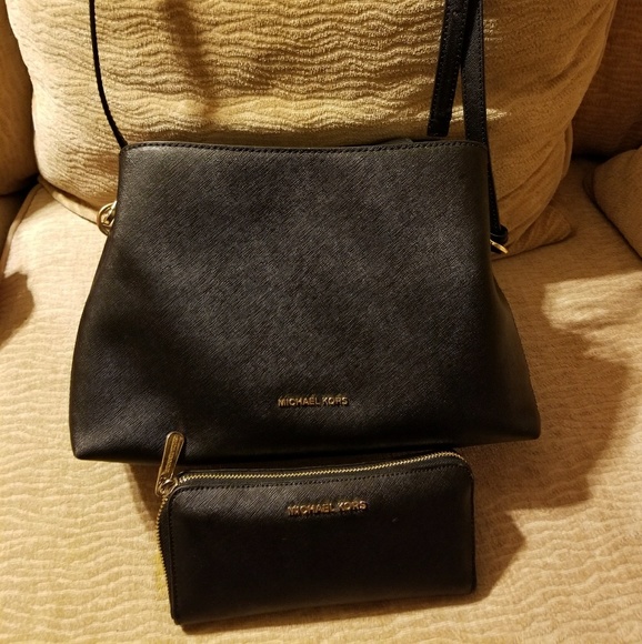Authentic Michael Kors purse and wallet - Picture 3 of 3