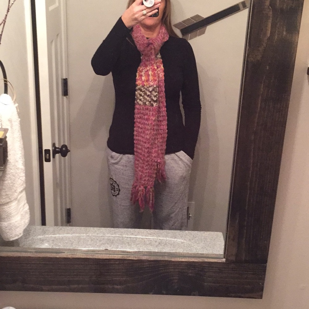 Multicolored wool scarf.