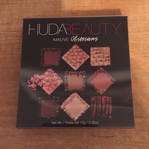 New Huda Beauty Mauve Obsessions palette