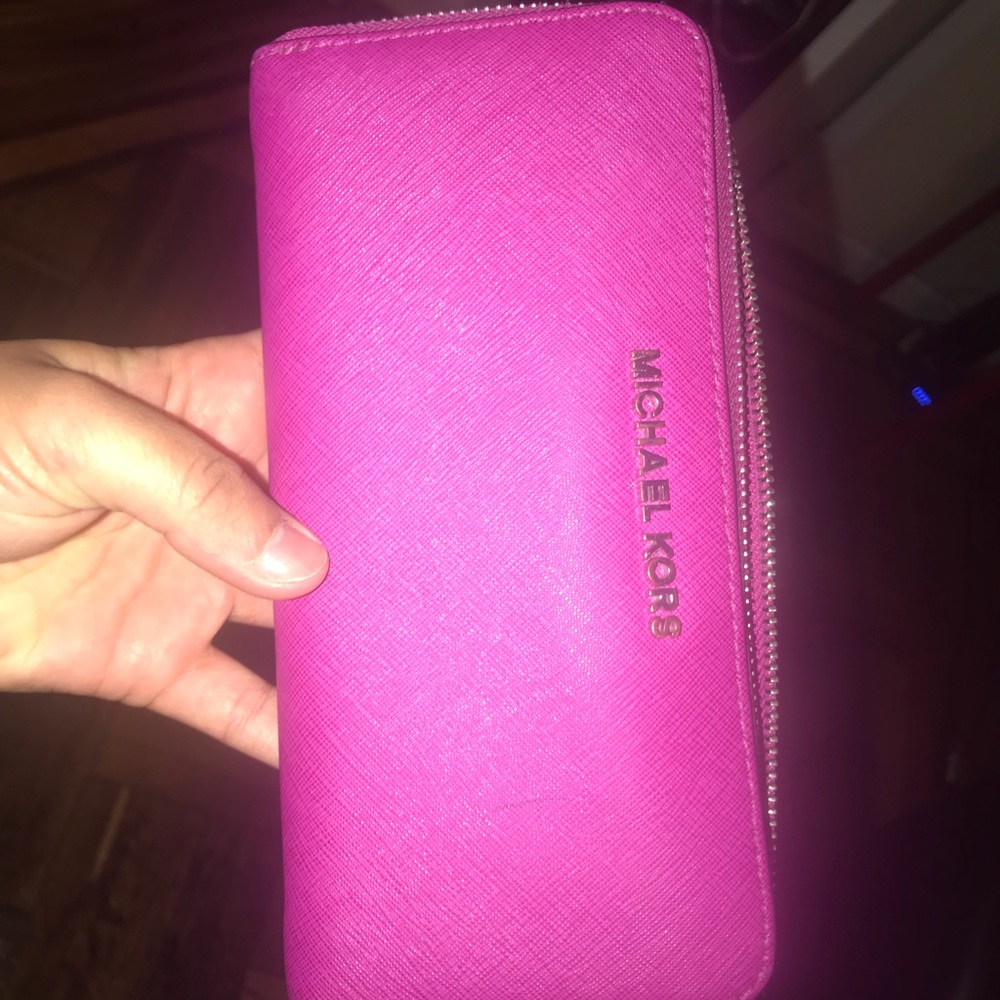 Brand:Michael Kors , Zipper work fine