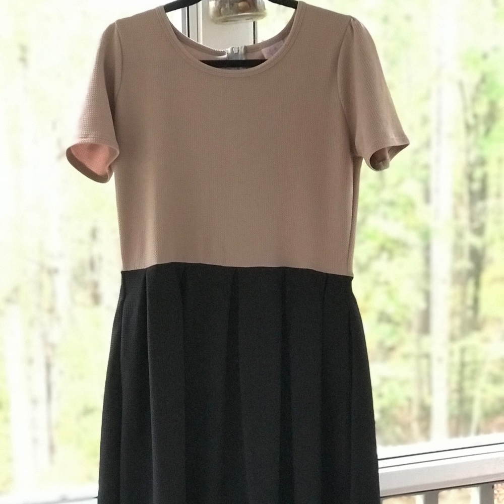 EUC Lularoe Amelia XL black & beige