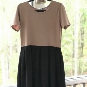 EUC Lularoe Amelia XL black & beige