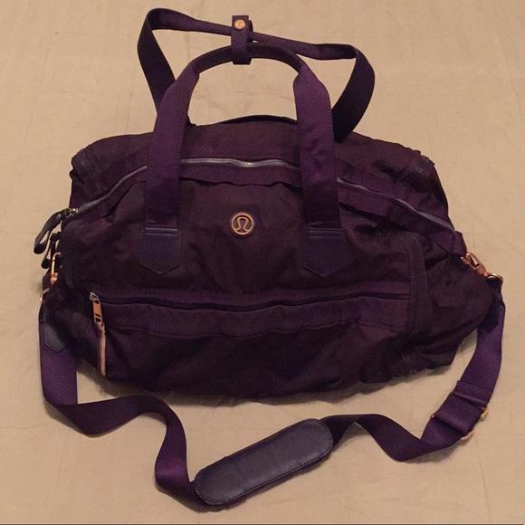 lululemon weekend bag