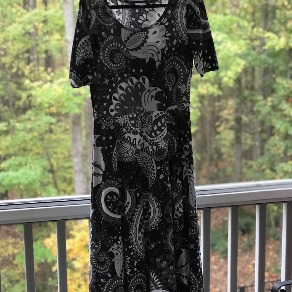 EUC Lularoe Ana XL black paisley