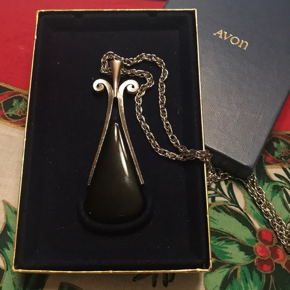 Vintage Avon Black Teardrop Pendant Necklace