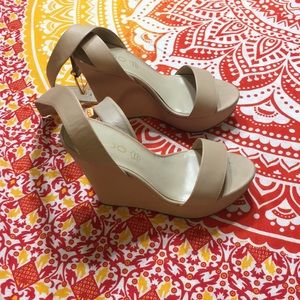 Nude Aldo wedges
