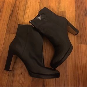 Nine Wear Ankle Boots