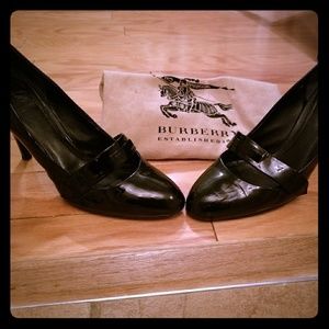 Burberry black patent leather heel