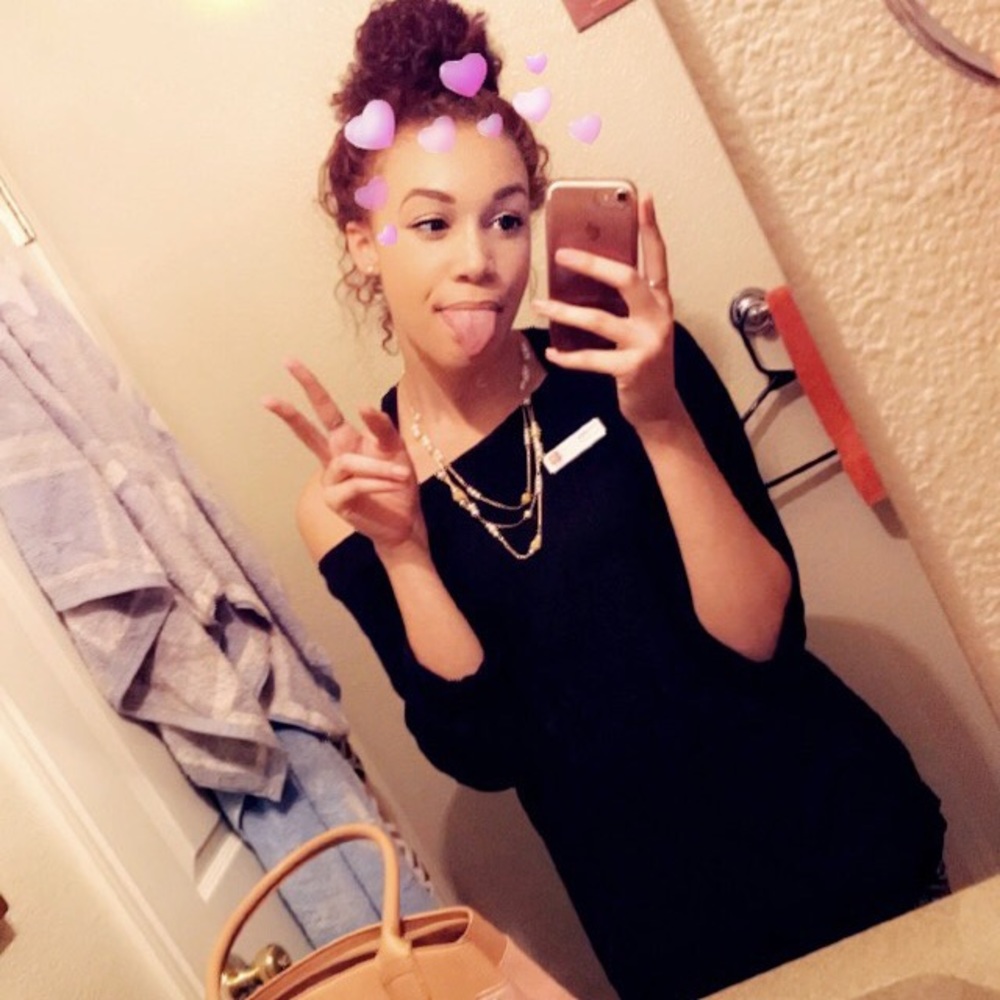 Meet your Posher, Chrissy