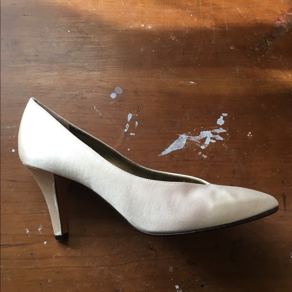 Yves Saint Laurent satin pumps