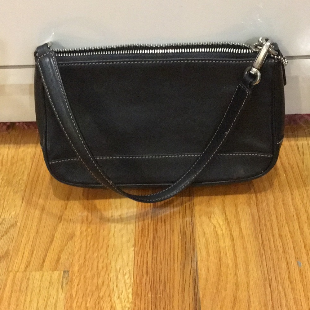 Like new coach shoulder bag