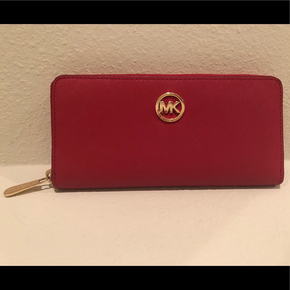 💝Michael Kors red leather wallet 💝