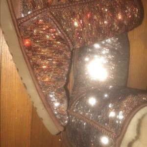 Fall colored sequence changing Uggs