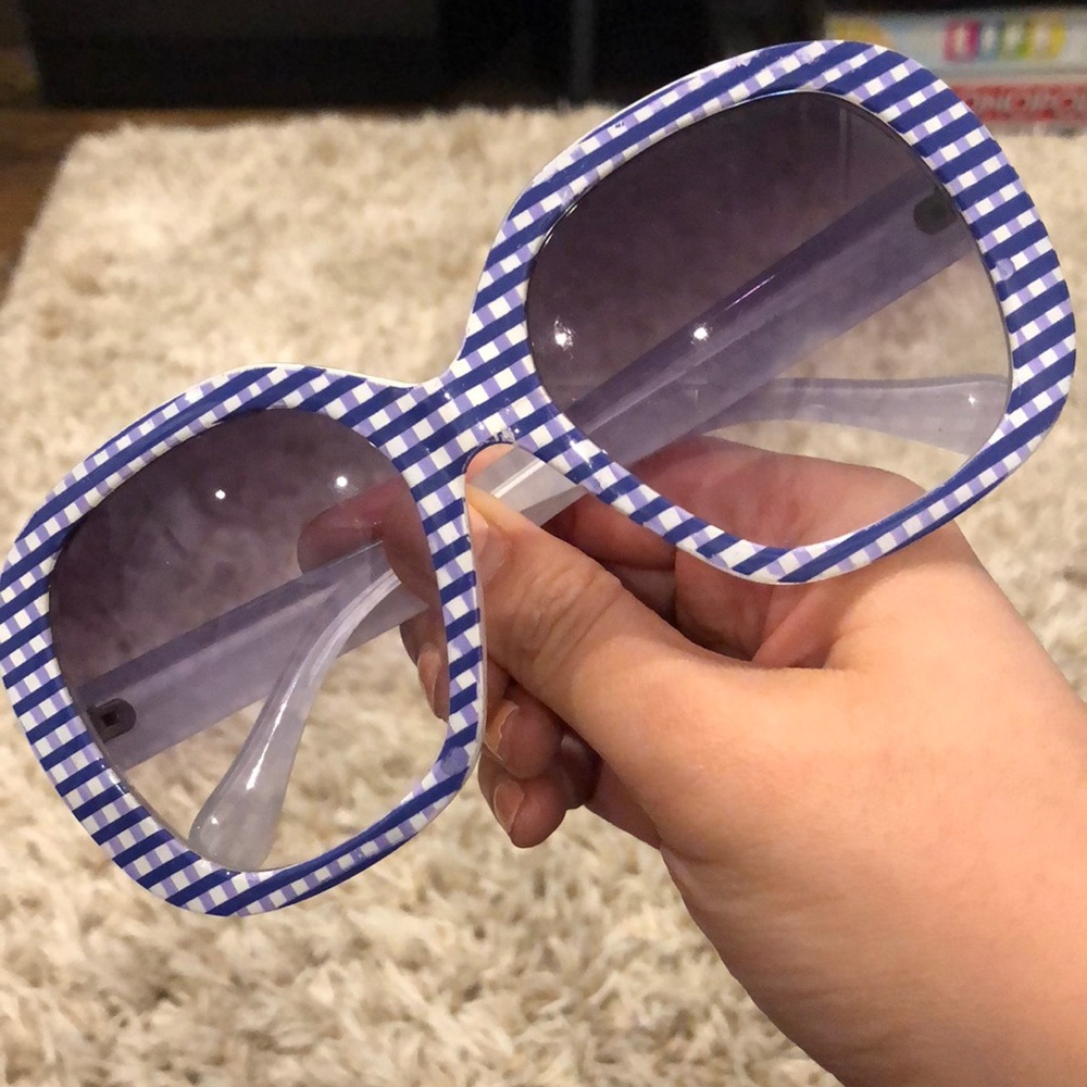 No brand sunglasses
