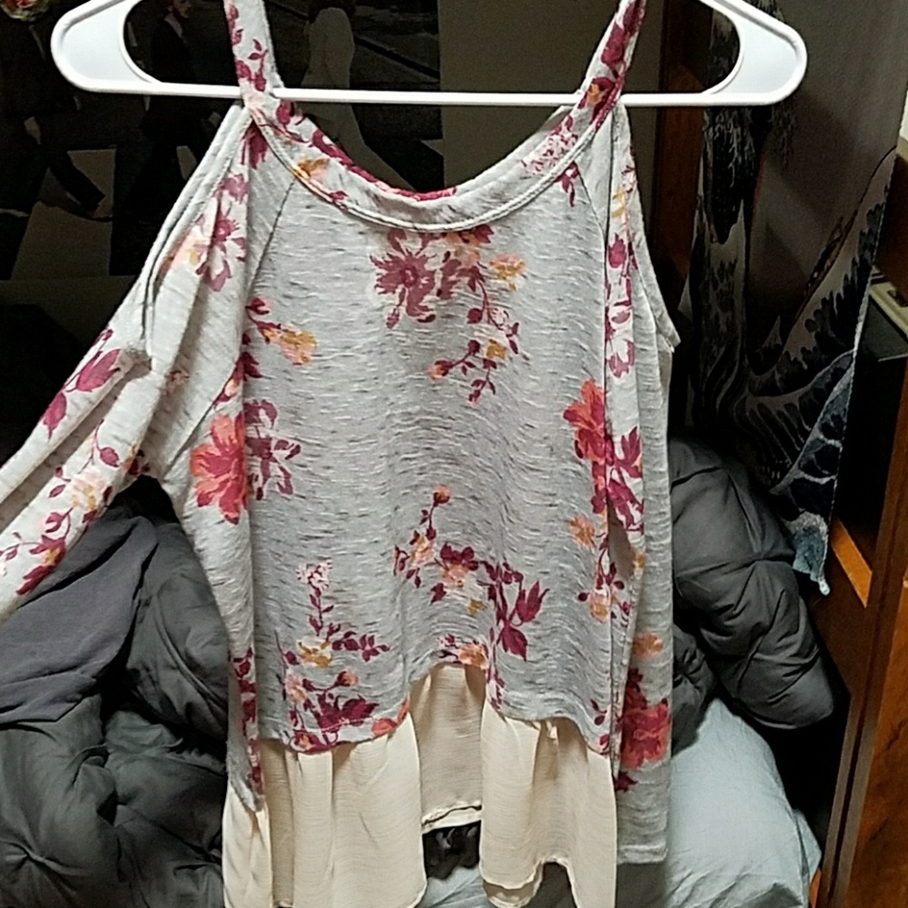 Off the shoulder shirt with floral design