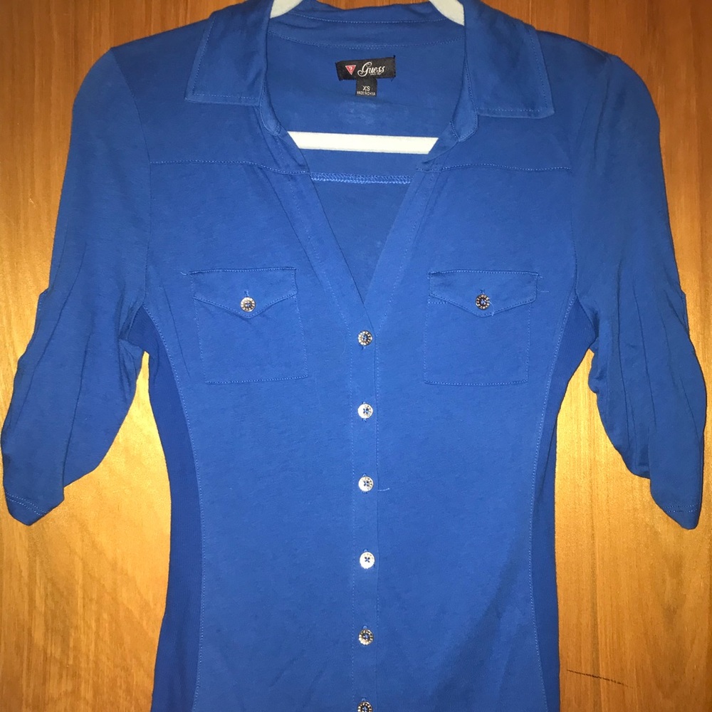 Fitted button down top