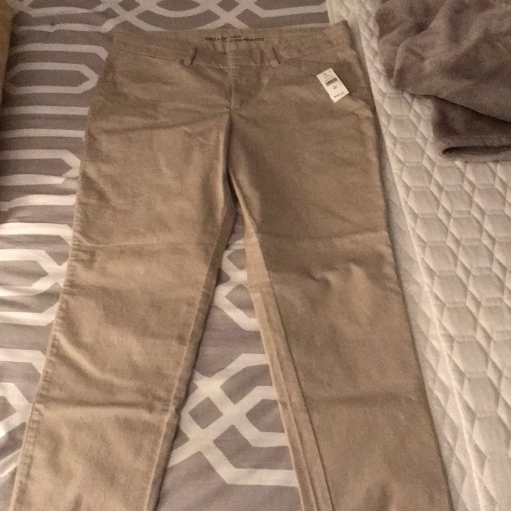 Gap Size 8 Khaki Pants