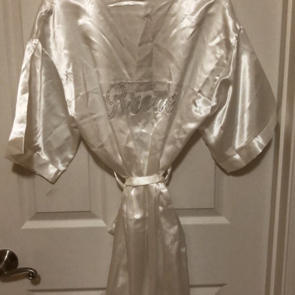Bridal Robe - Picture 2 of 3