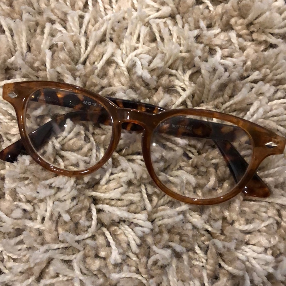 No brand eyeglasses