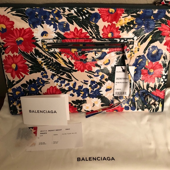GONE ON MONDAY  ❤️Host Pick❤️ **BALENCIAGA NWT - Picture 6 of 8