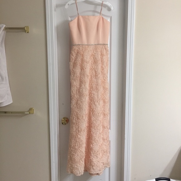 Betsy & Adam Dresses & Skirts - Peach Floral Textured Formal Dress Strapless