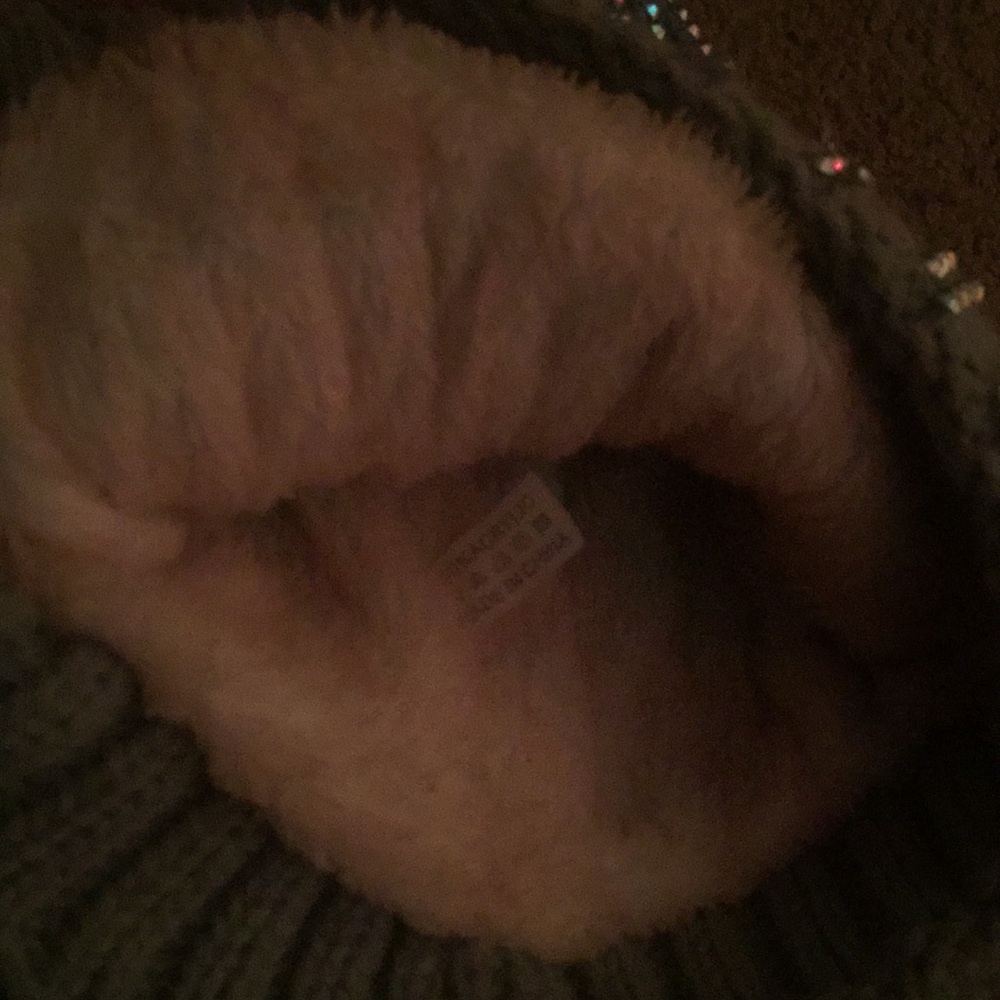 Hat - Picture 2 of 3