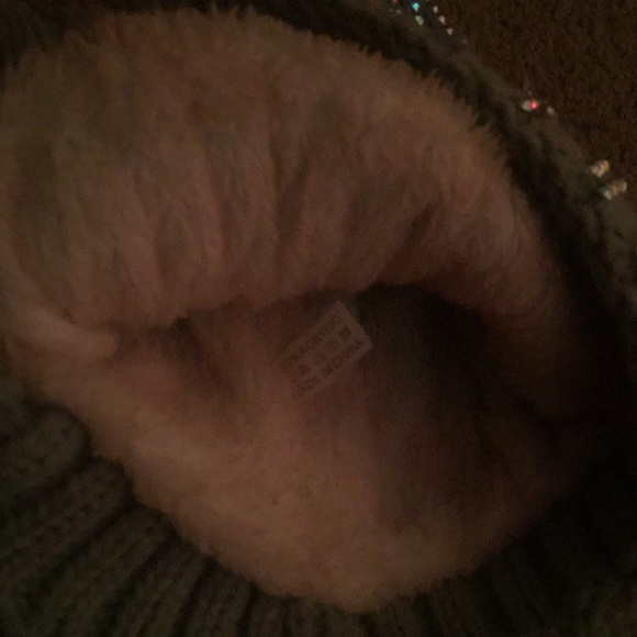 Hat - Picture 2 of 3