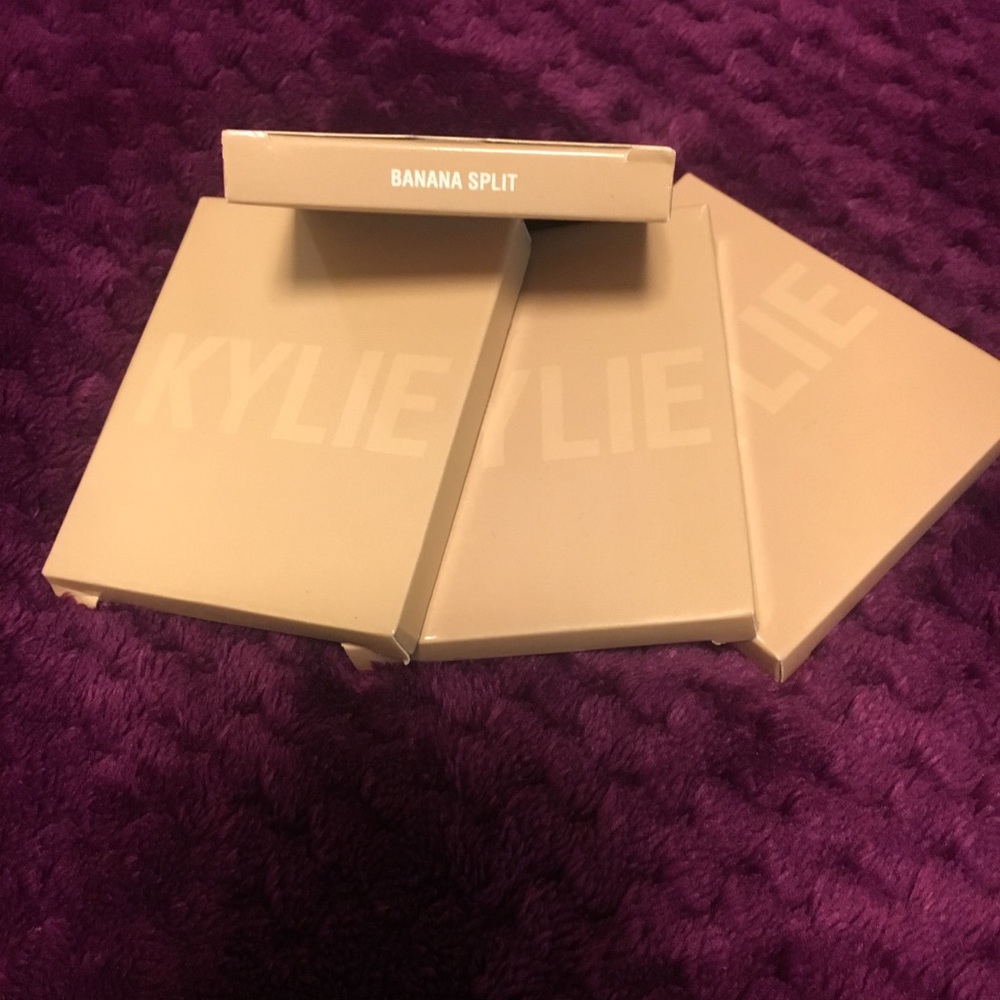 Kylie highlighter - banana split