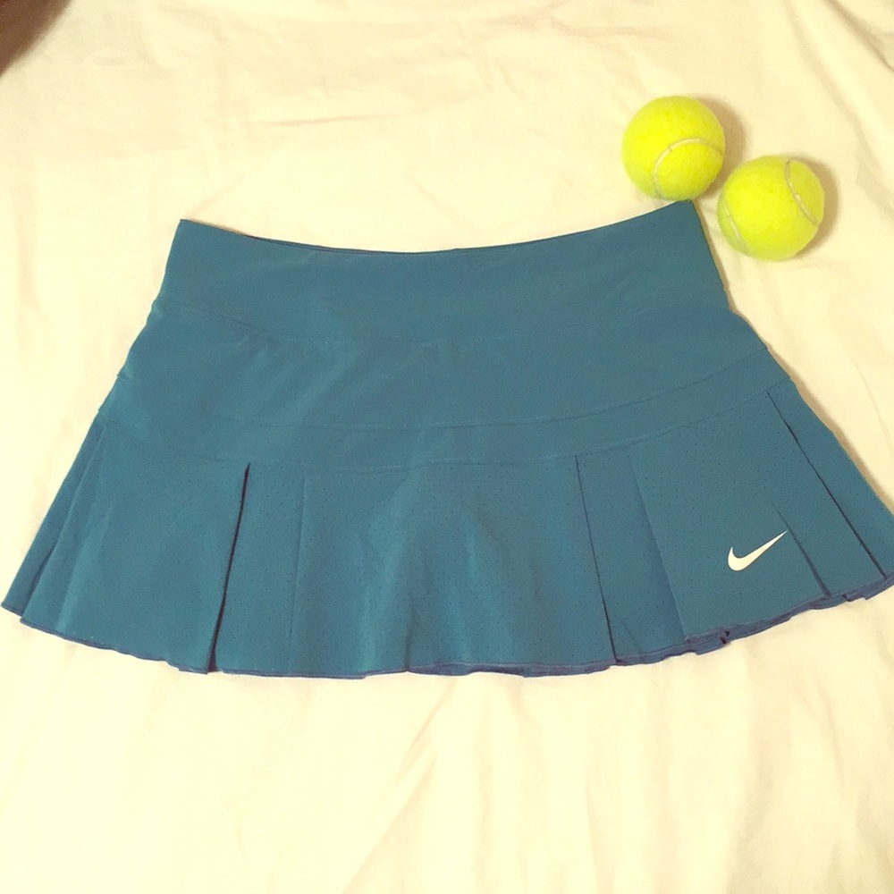Nike tennis skirt