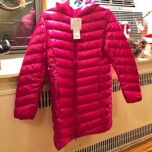 Womens Ultra lightweight down packable jacket NWT
