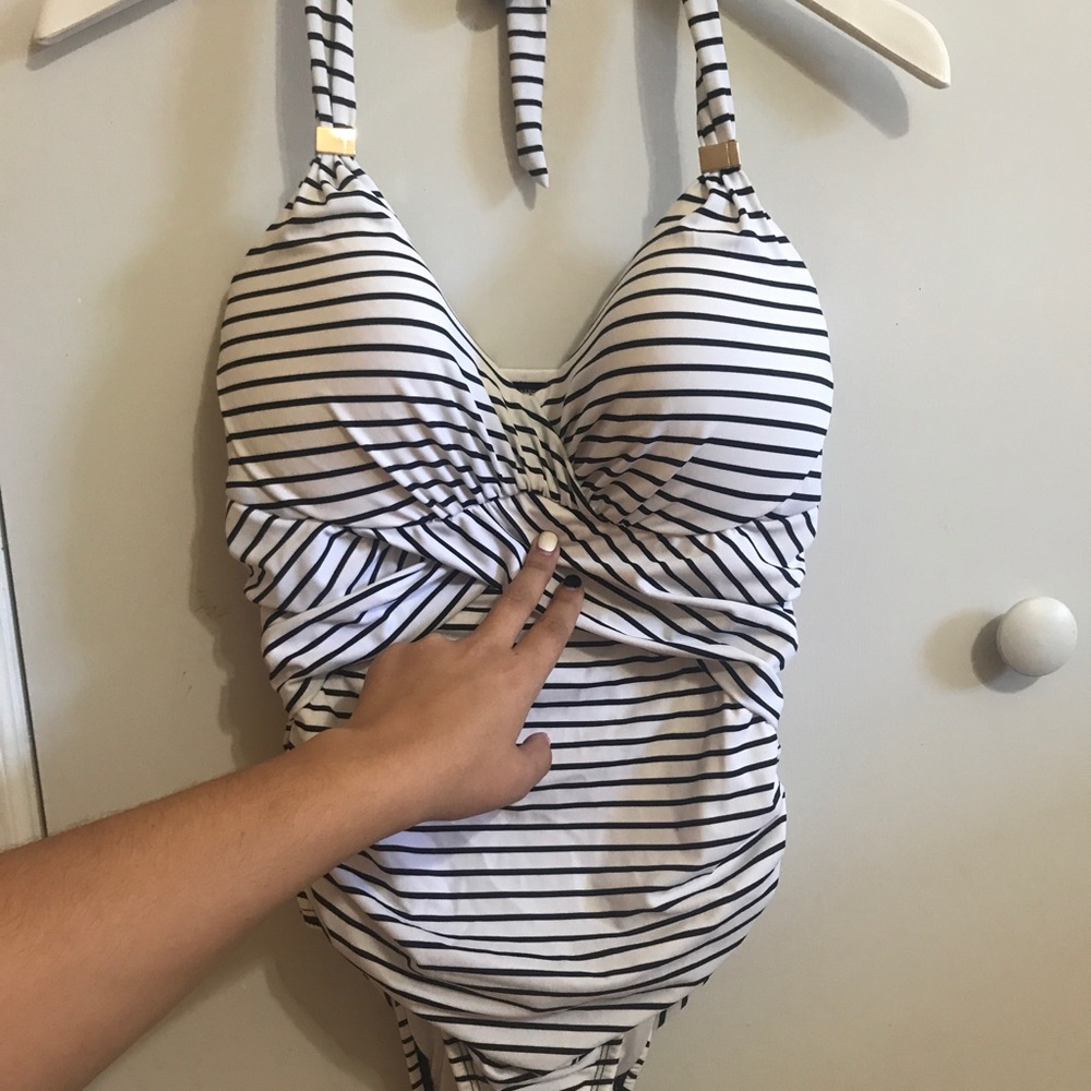 34D One piece Victoria’s secret swimsuit