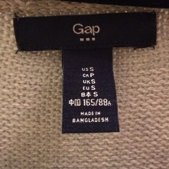 Small Gap Cardigan - Picture 2 of 5