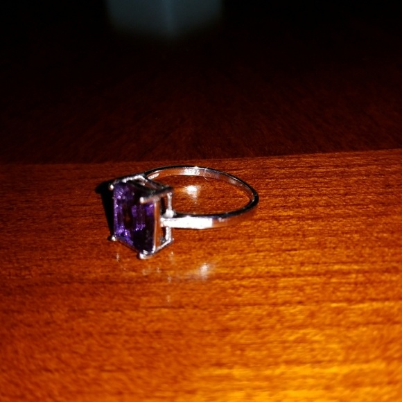 Sold - Picture 3 of 5